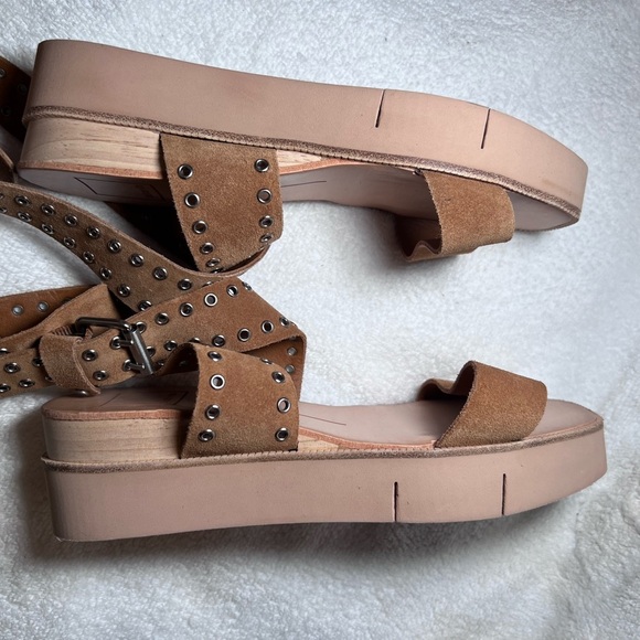 Dolce Vita Tan Sandals with Suede Finish and Platform Sole - Picture 8 of 10